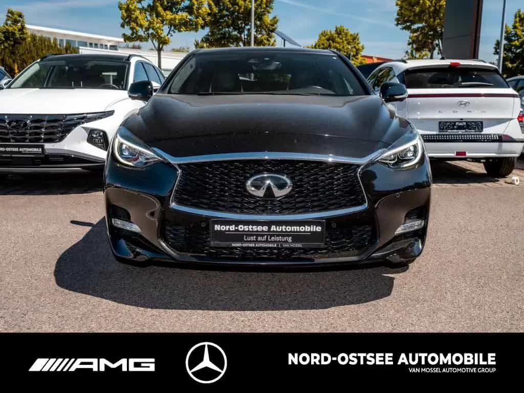 Infiniti Q30 2.0t SPORT AWD TEMPOMAT LED SHZ 12/2019-photo-1