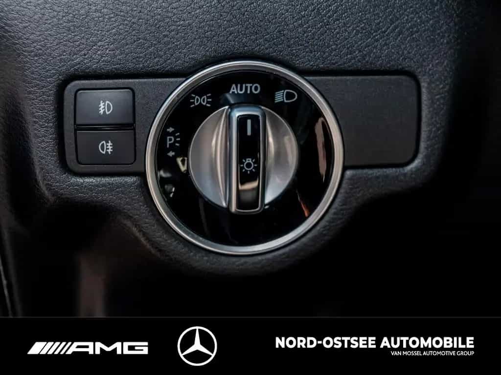Infiniti Q30 2.0t SPORT AWD TEMPOMAT LED SHZ 12/2019-photo-11