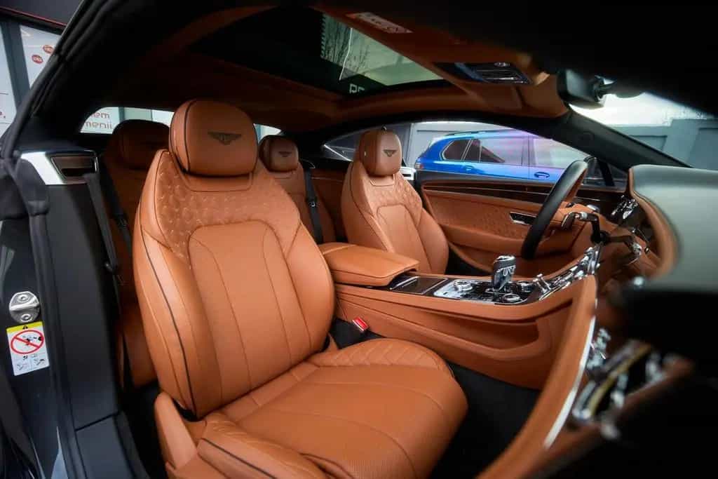 Bentley Continental GT Azure V8 2023 In Stock 01/2023-photo-24
