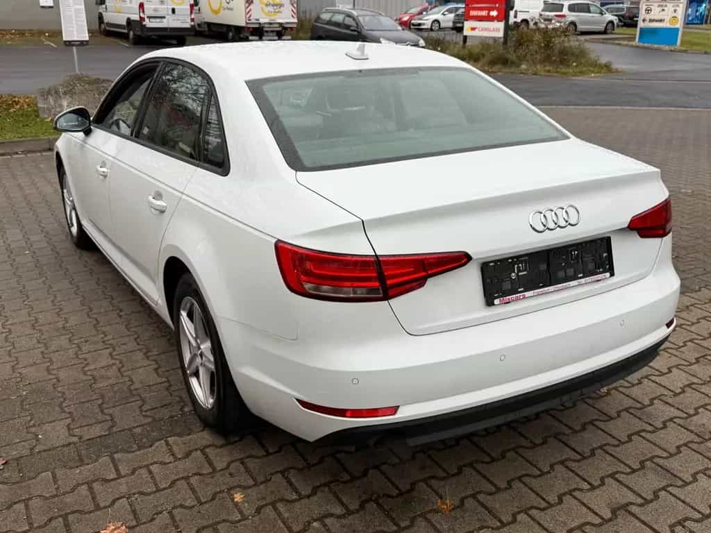 Audi A4 Lim. 1.4 TFSI 16V ACT*GR.NAVI*BI.XEN*PDC*AHK* 02/2018-photo-17