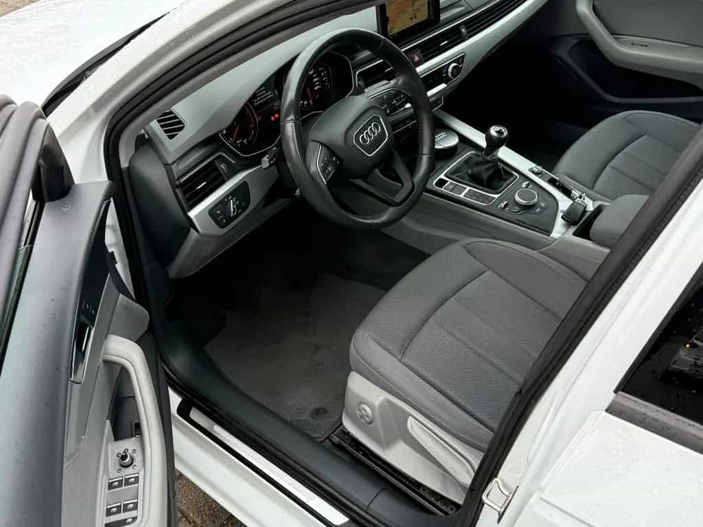 Audi A4 Lim. 1.4 TFSI 16V ACT*GR.NAVI*BI.XEN*PDC*AHK* 02/2018-photo-25