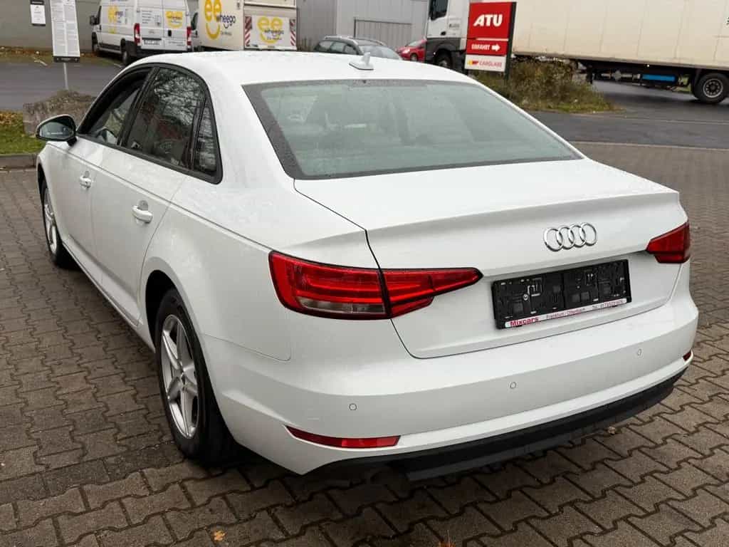 Audi A4 Lim. 1.4 TFSI 16V ACT*GR.NAVI*BI.XEN*PDC*AHK* 02/2018-photo-28