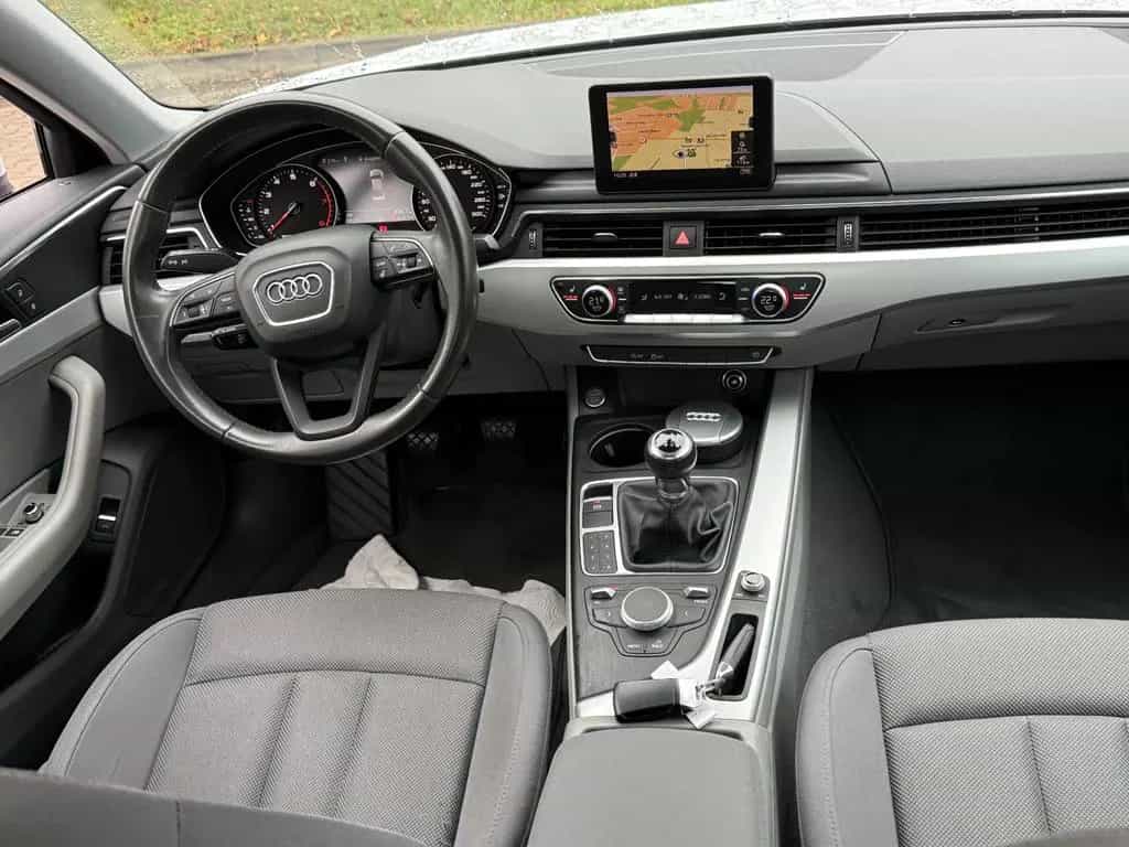 Audi A4 Lim. 1.4 TFSI 16V ACT*GR.NAVI*BI.XEN*PDC*AHK* 02/2018-photo-34