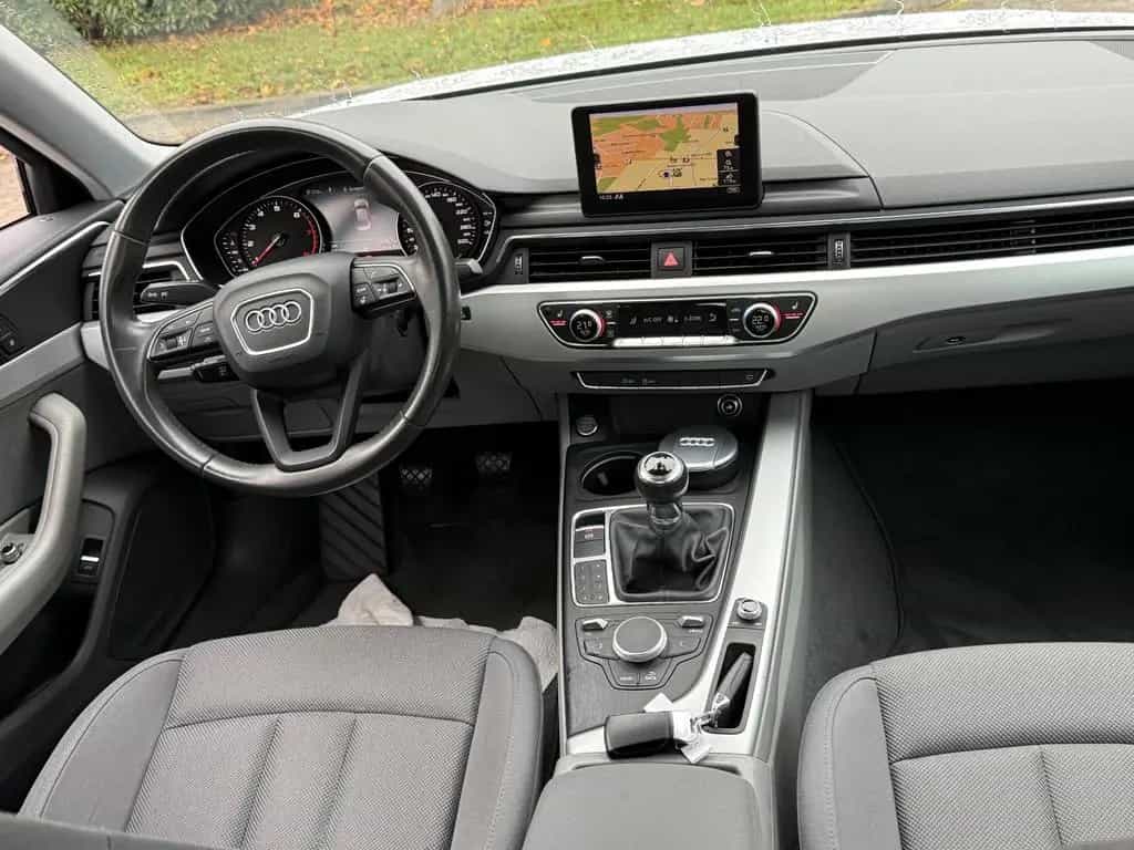 Audi A4 Lim. 1.4 TFSI 16V ACT*GR.NAVI*BI.XEN*PDC*AHK* 02/2018-photo-36