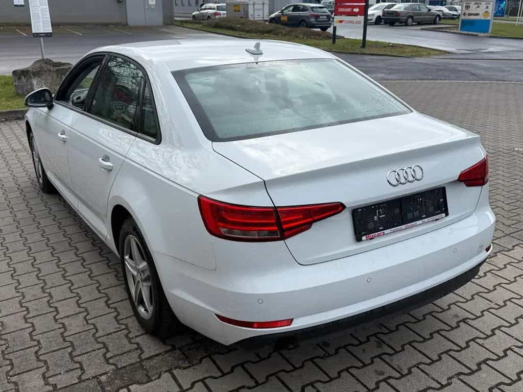Audi A4 Lim. 1.4 TFSI 16V ACT*GR.NAVI*BI.XEN*PDC*AHK* 02/2018-photo-7