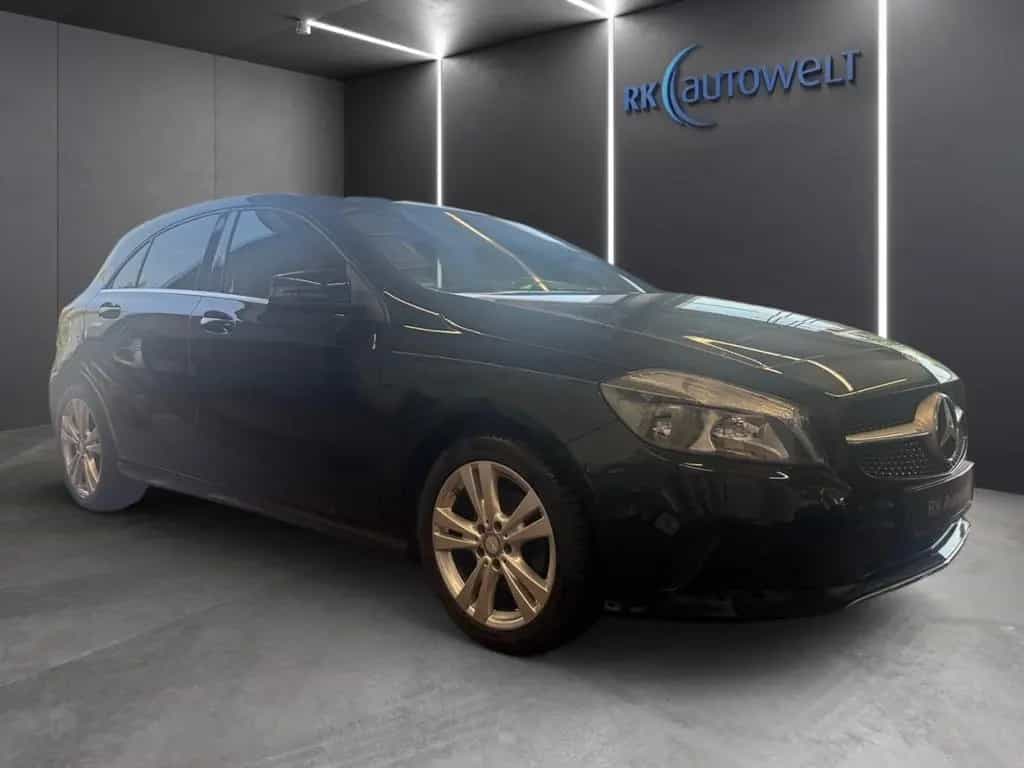 Mercedes-Benz A 180 Urban BlueEfficiency Navi Bluetooth PDC SH 01/2017-photo-1