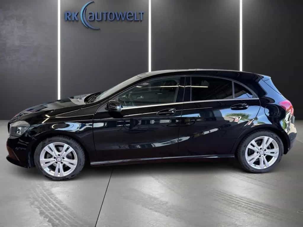 Mercedes-Benz A 180 Urban BlueEfficiency Navi Bluetooth PDC SH 01/2017-photo-5