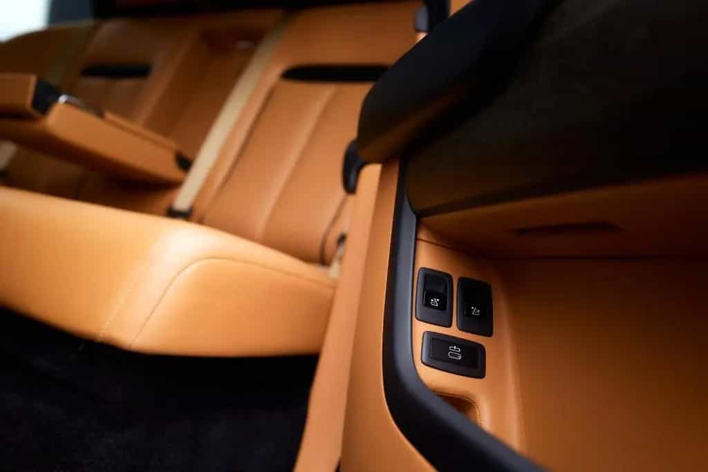 Rolls-Royce Cullinan 2019 In Stock 01/2019-photo-17