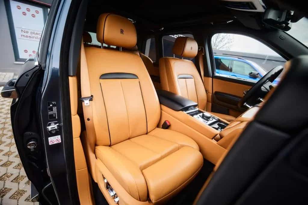 Rolls-Royce Cullinan 2019 In Stock 01/2019-photo-21