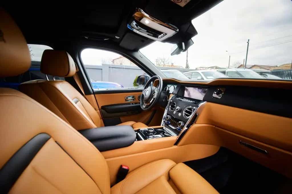 Rolls-Royce Cullinan 2019 In Stock 01/2019-photo-22