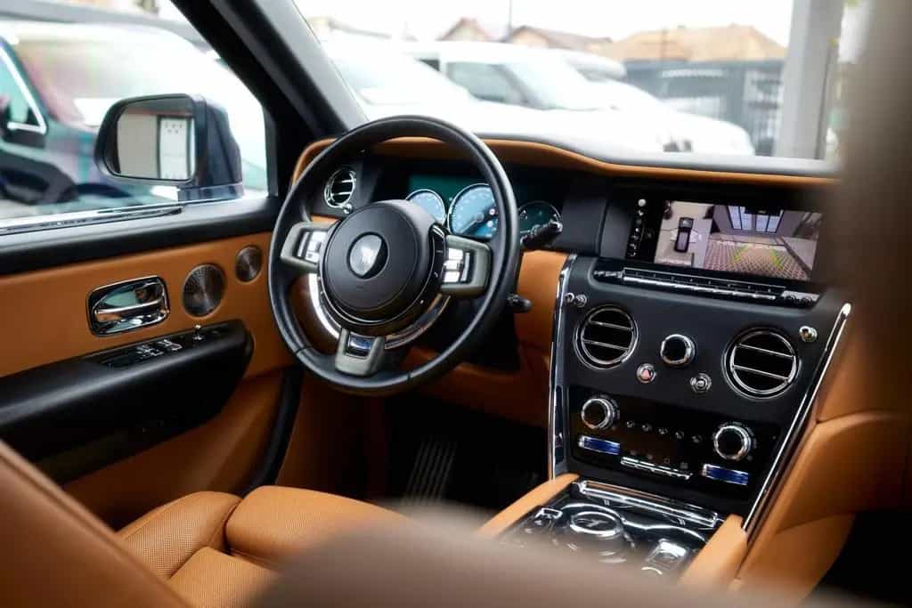 Rolls-Royce Cullinan 2019 In Stock 01/2019-photo-24