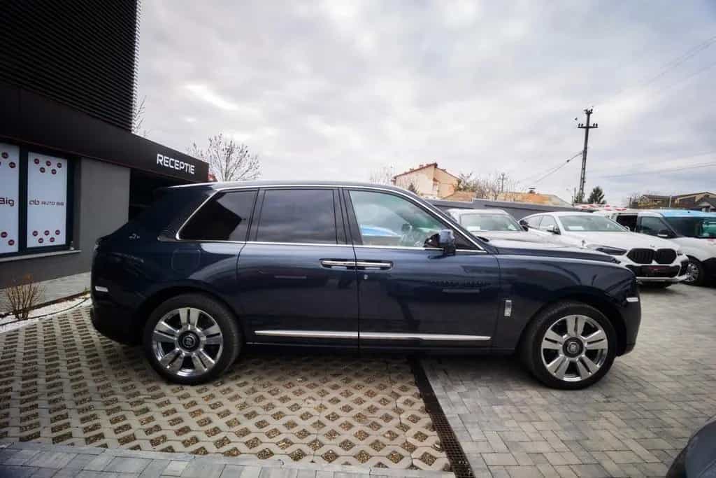 Rolls-Royce Cullinan 2019 In Stock 01/2019-photo-3