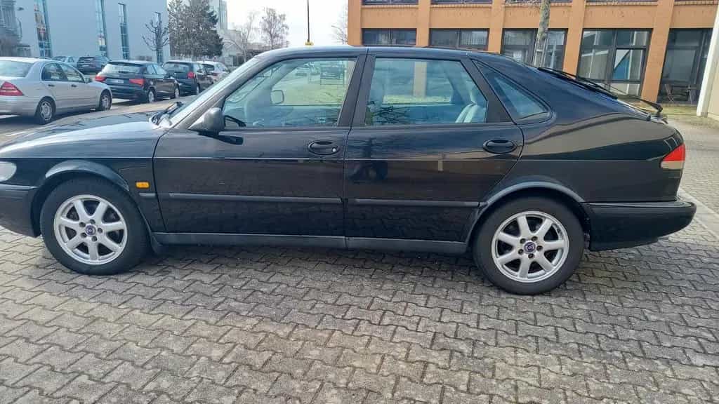 Saab 900 II 12/1997-photo-1