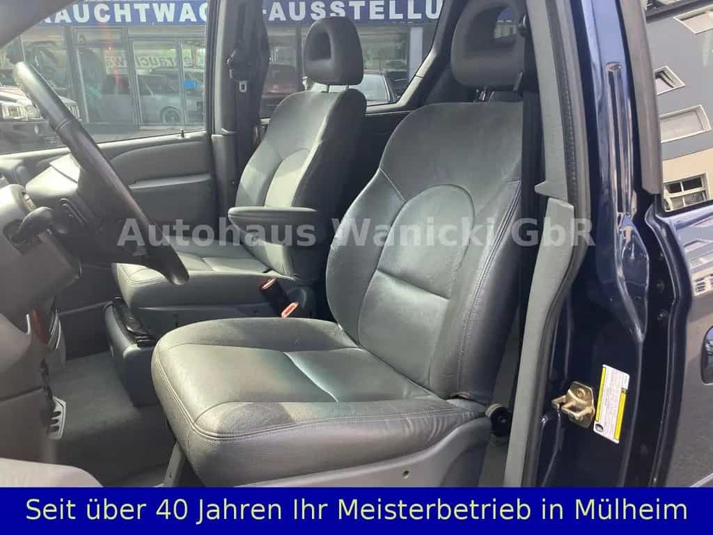 Chrysler Grand Voyager Limited 2,8 el. Rollstuhlrampe 01/2007-photo-12