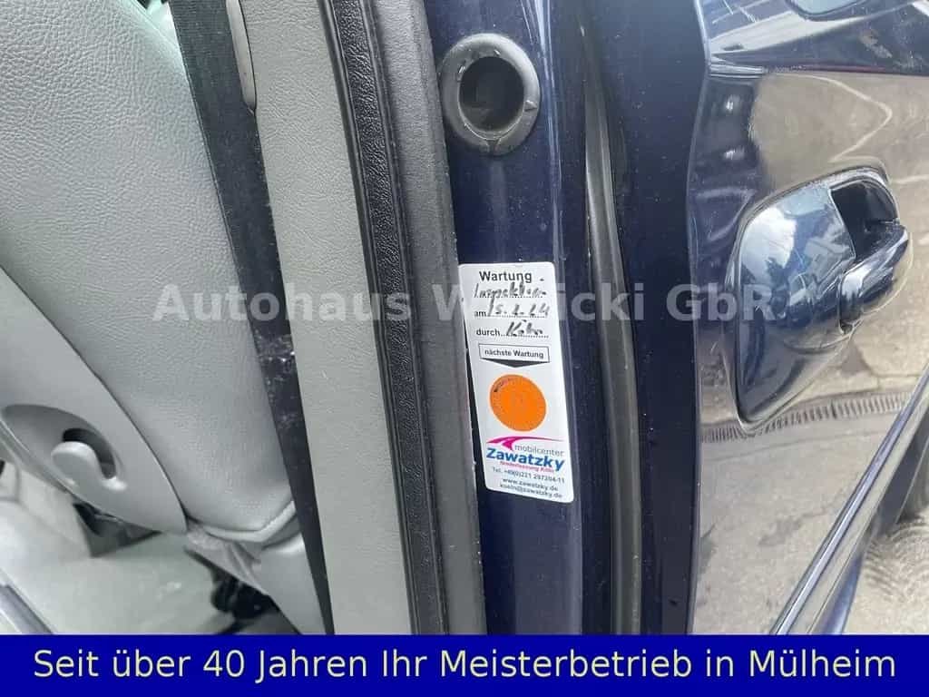 Chrysler Grand Voyager Limited 2,8 el. Rollstuhlrampe 01/2007-photo-2