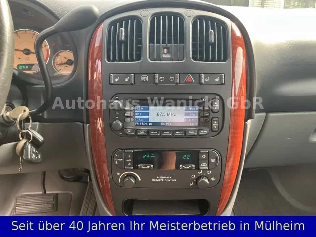 Chrysler Grand Voyager Limited 2,8 el. Rollstuhlrampe 01/2007-photo-24