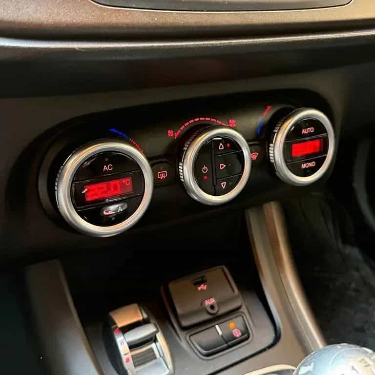 Alfa Romeo Giulietta 1.6 JTDm-2 105 CV Distincti 09/2014-photo-6