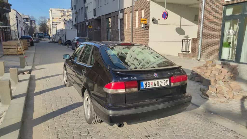 Saab 9-3 2.0t 05/2001-photo-1