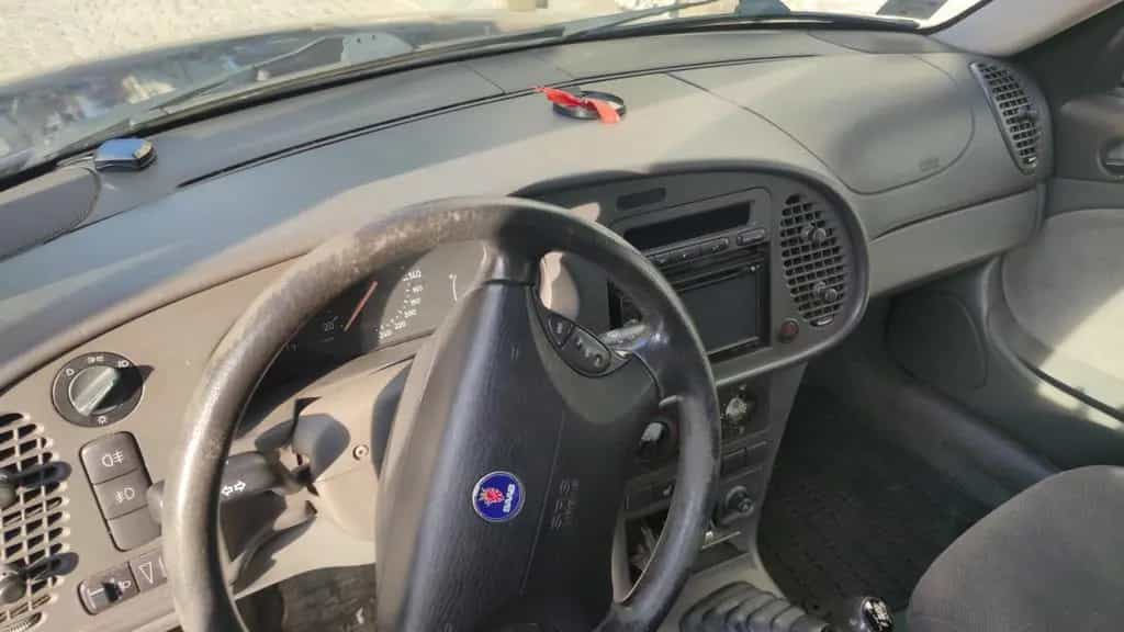 Saab 9-3 2.0t 05/2001-photo-5