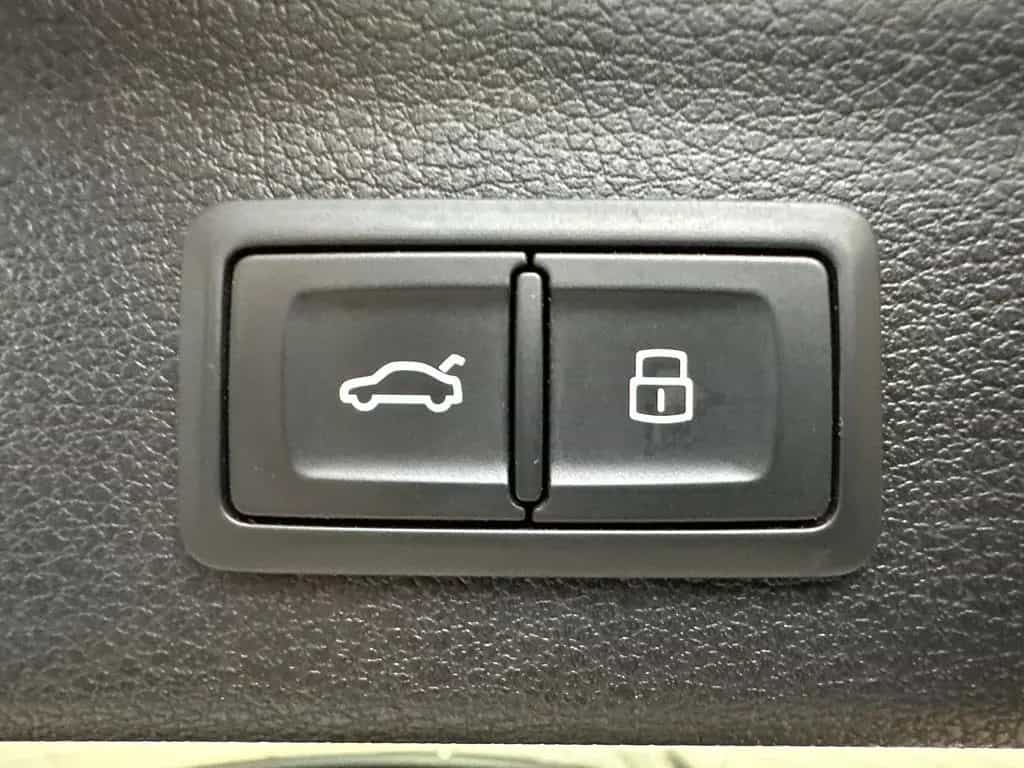 Audi Q3 35 TDI S-Line LED+PANO+AHK+STANDHEIZUNG+18ZO 04/2020-photo-6
