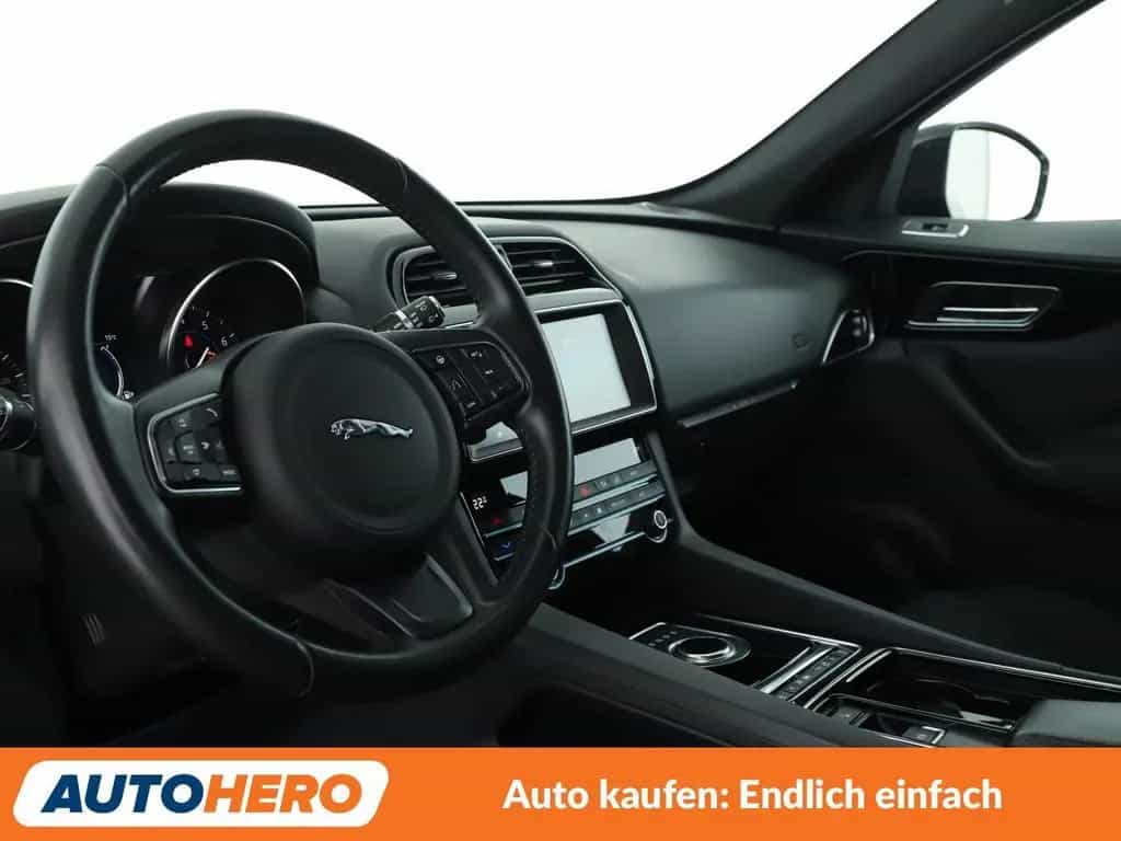 Jaguar F-Pace 25t Pure AWD Aut.*NAVI*ACC*CAM*PDC*SHZ* 01/2020-photo-10