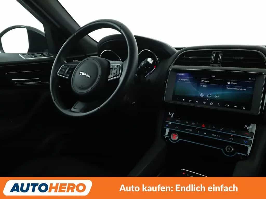 Jaguar F-Pace 25t Pure AWD Aut.*NAVI*ACC*CAM*PDC*SHZ* 01/2020-photo-12