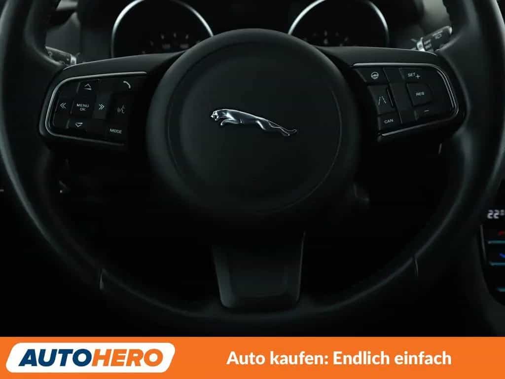 Jaguar F-Pace 25t Pure AWD Aut.*NAVI*ACC*CAM*PDC*SHZ* 01/2020-photo-18