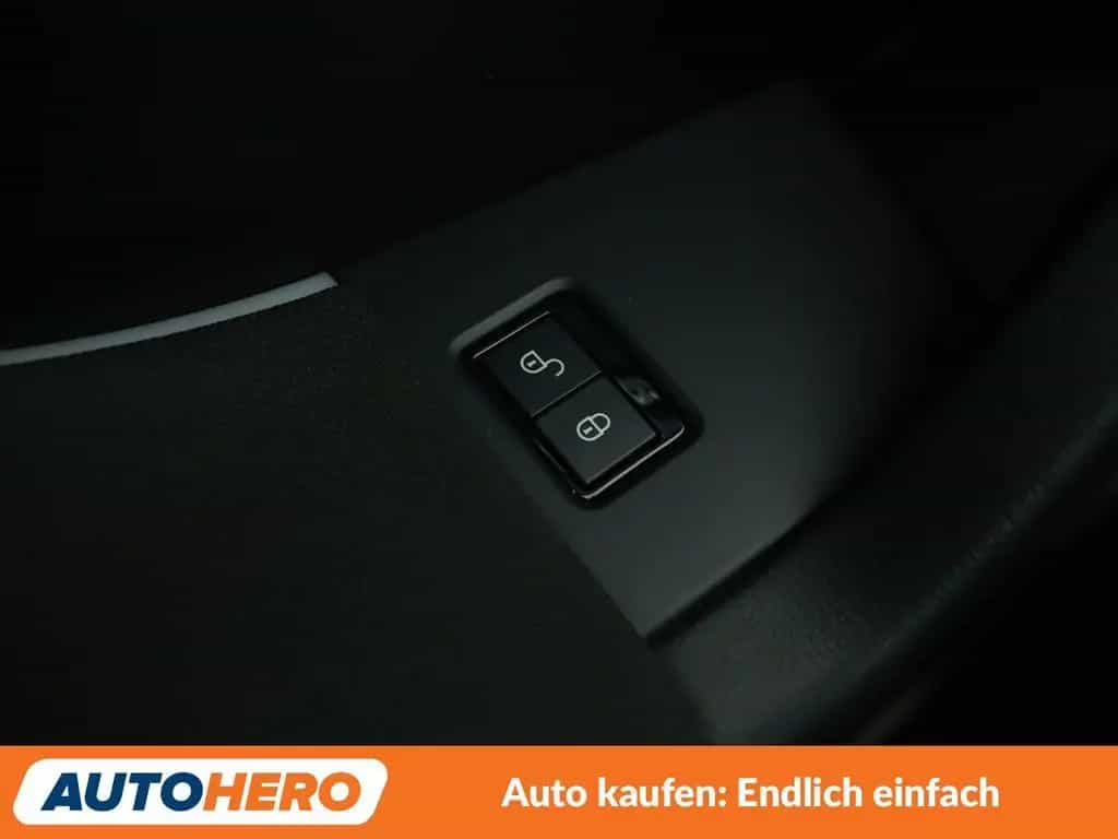 Jaguar F-Pace 25t Pure AWD Aut.*NAVI*ACC*CAM*PDC*SHZ* 01/2020-photo-26