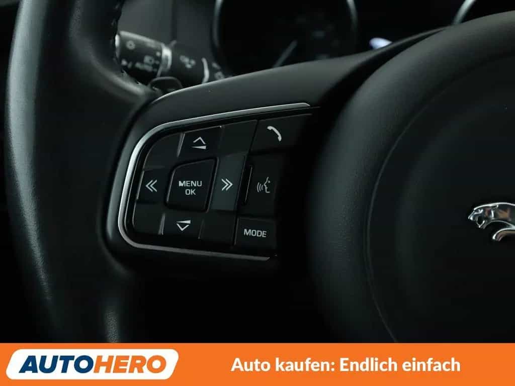 Jaguar F-Pace 25t Pure AWD Aut.*NAVI*ACC*CAM*PDC*SHZ* 01/2020-photo-28