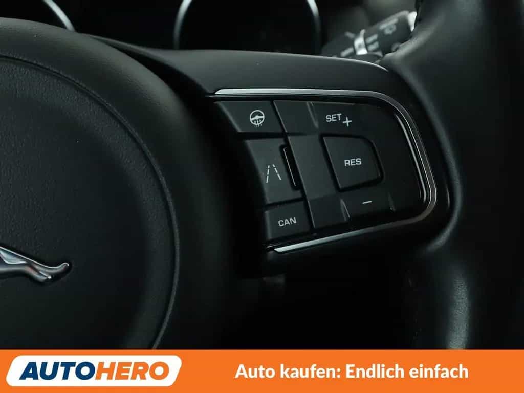 Jaguar F-Pace 25t Pure AWD Aut.*NAVI*ACC*CAM*PDC*SHZ* 01/2020-photo-29