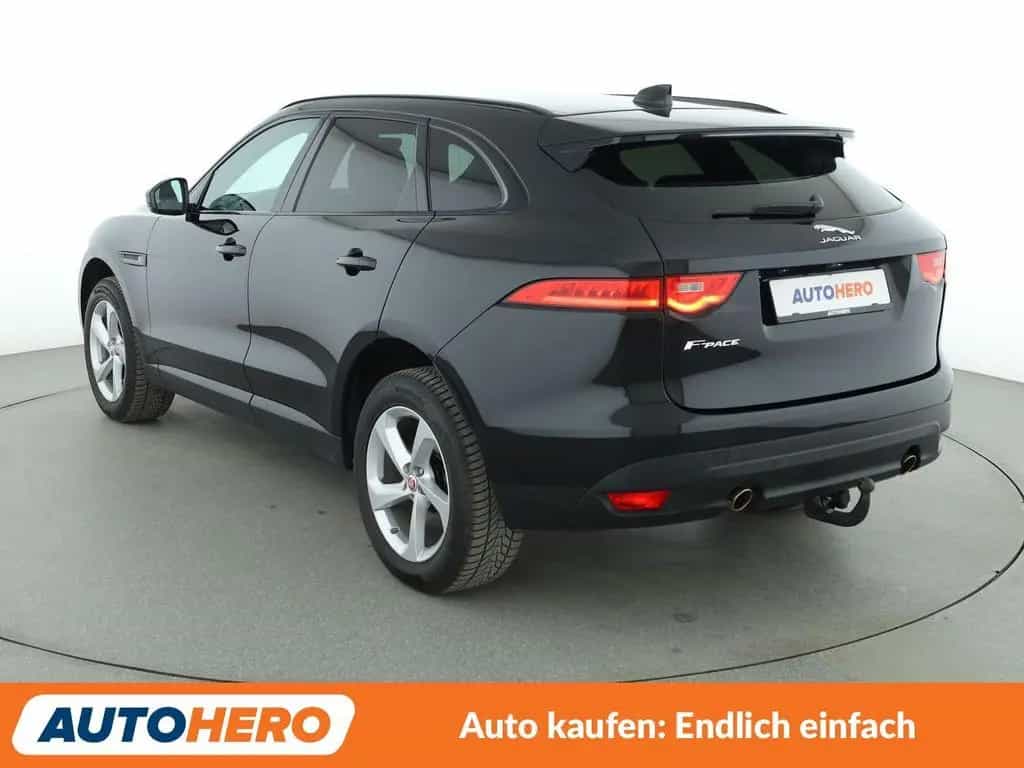 Jaguar F-Pace 25t Pure AWD Aut.*NAVI*ACC*CAM*PDC*SHZ* 01/2020-photo-3