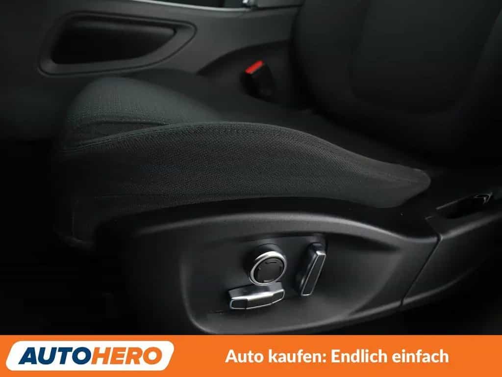 Jaguar F-Pace 25t Pure AWD Aut.*NAVI*ACC*CAM*PDC*SHZ* 01/2020-photo-32