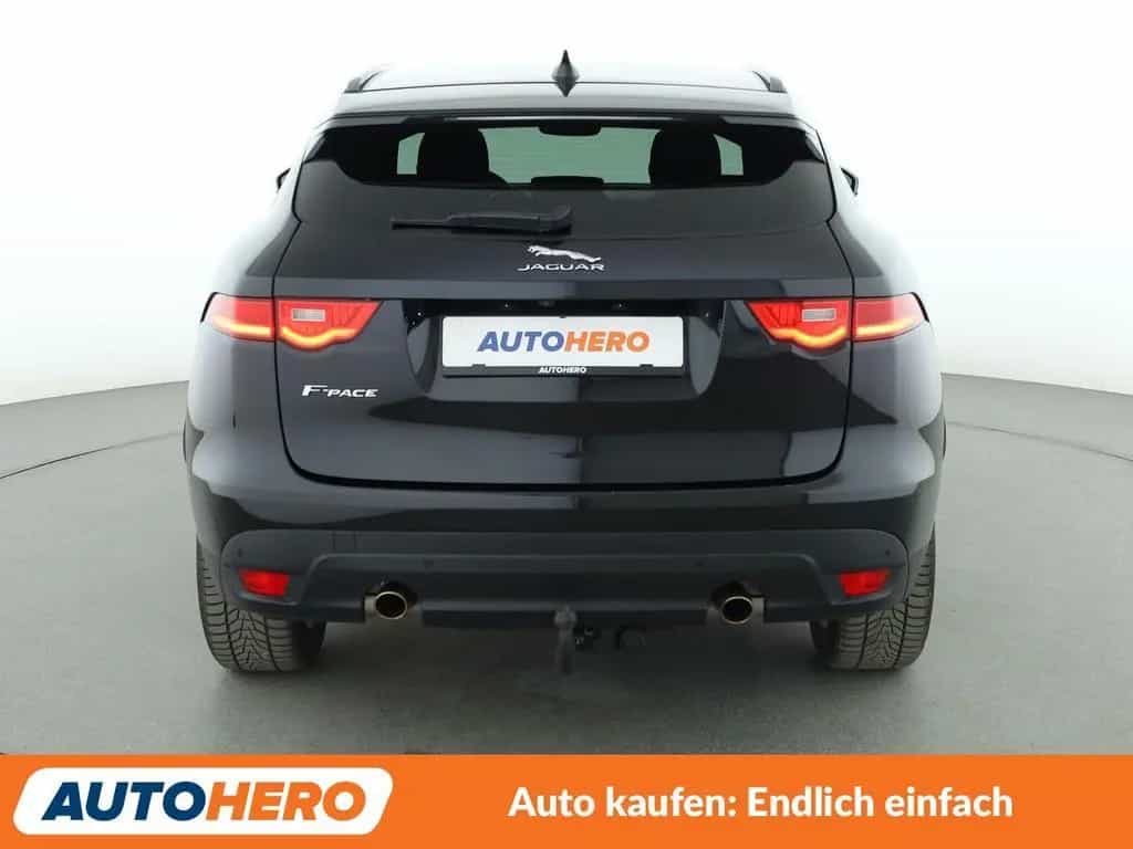 Jaguar F-Pace 25t Pure AWD Aut.*NAVI*ACC*CAM*PDC*SHZ* 01/2020-photo-4