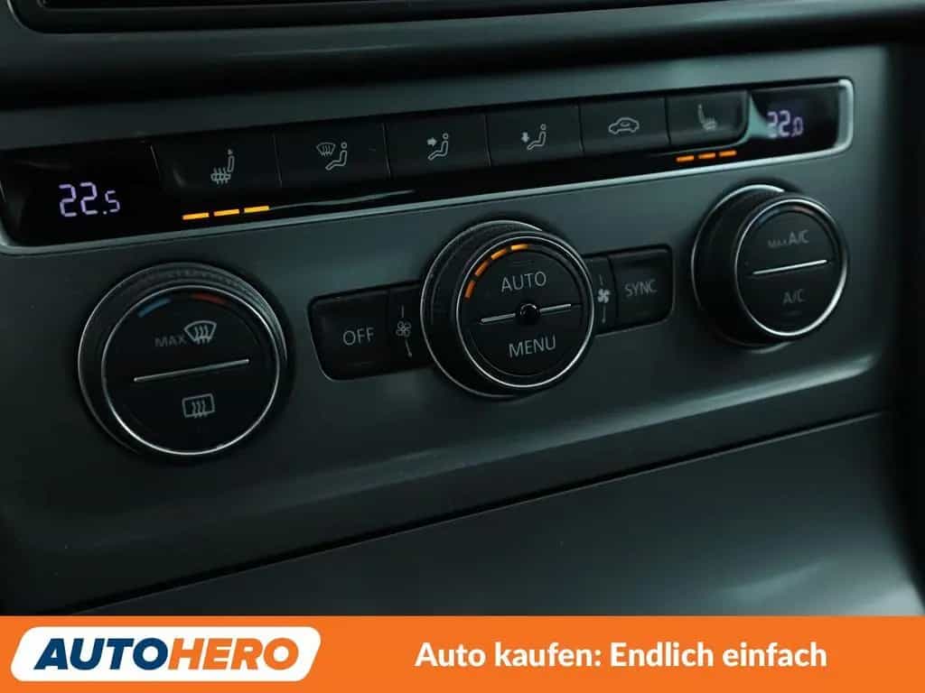 Volkswagen Golf VII 1.2 TSI Lounge BlueMotion Tech Aut.*NAV 07/2015-photo-23