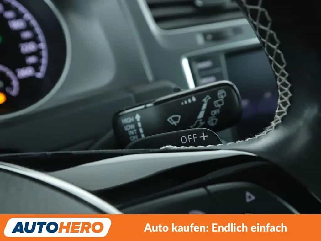 Volkswagen Golf VII 1.2 TSI Lounge BlueMotion Tech Aut.*NAV 07/2015-photo-28