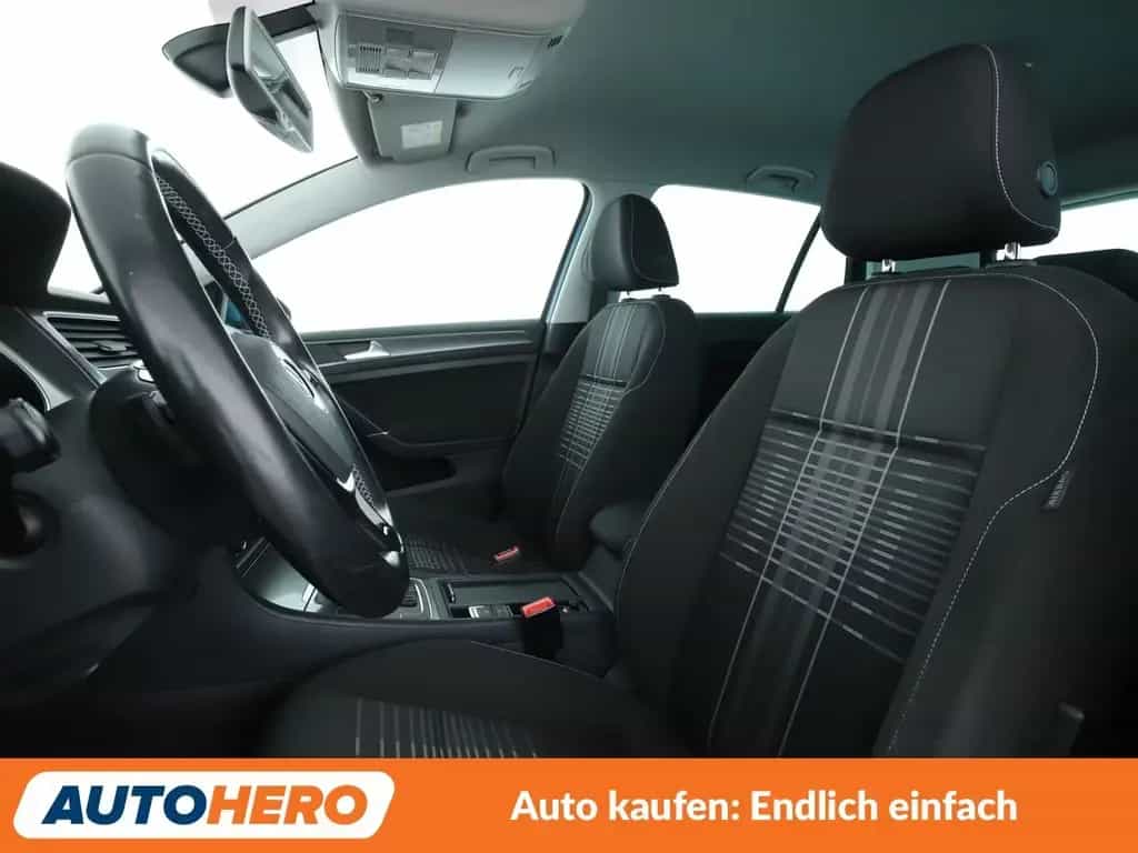 Volkswagen Golf VII 1.2 TSI Lounge BlueMotion Tech Aut.*NAV 07/2015-photo-9
