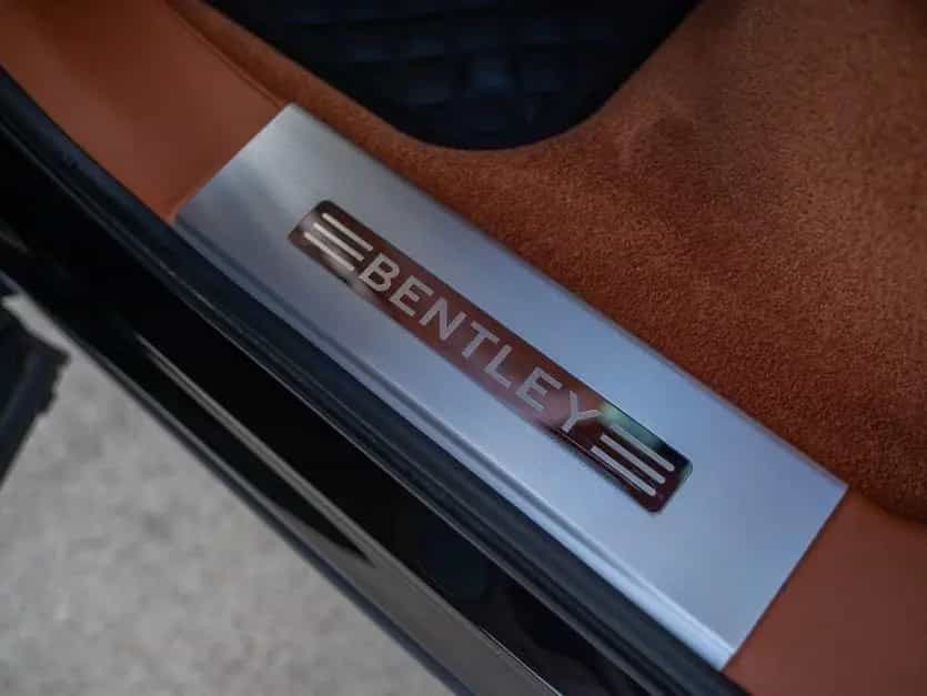 Bentley Bentayga 4.0 V8 Diesel 4WD*ONYX/NEWMARKET TAN 10/2017-photo-9