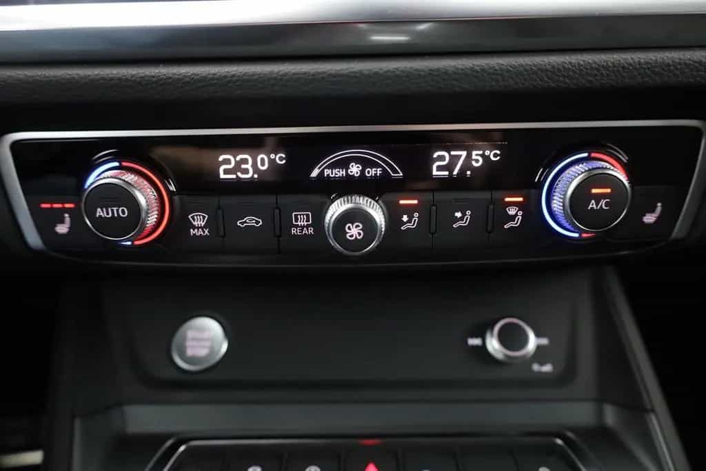Audi Q3 Sportback 45 TFSI quattro S-Line LED Navi PDC 05/2020-photo-11