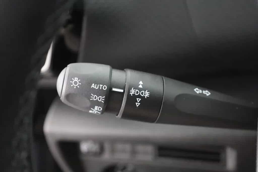 Citroën C4 PureTech 130 Aut. LED ACC Navi Pano 07/2024-photo-18