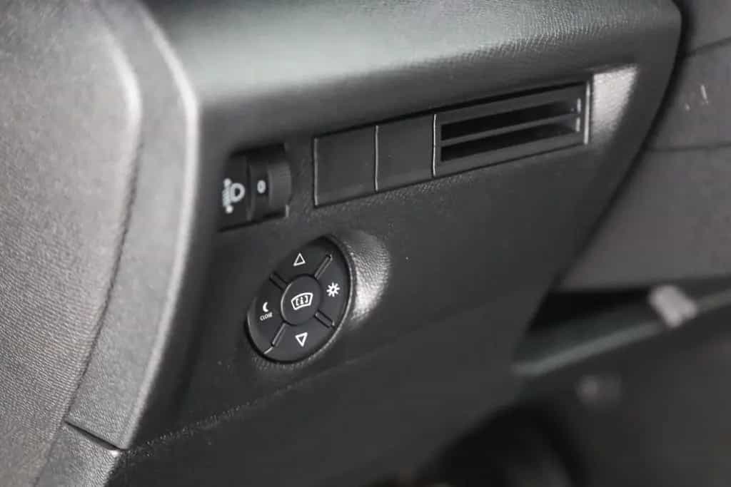 Citroën C4 PureTech 130 Aut. LED ACC Navi Pano 07/2024-photo-20