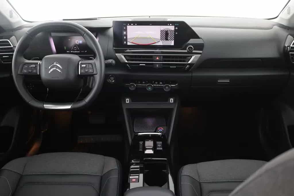 Citroën C4 PureTech 130 Aut. LED ACC Navi Pano 07/2024-photo-8