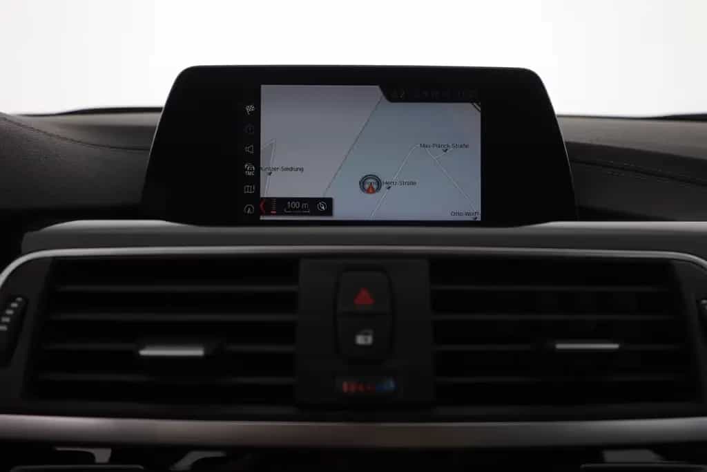 BMW 320 i Touring Sport Line LED Navi Sitzheizung PDC 03/2019-photo-10