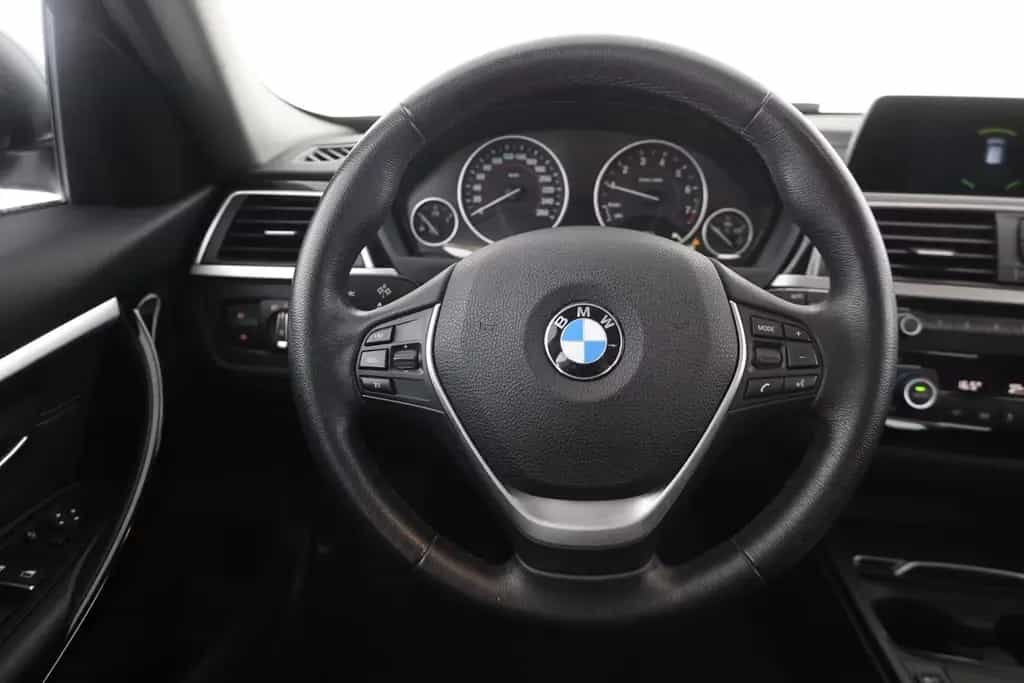 BMW 320 i Touring Sport Line LED Navi Sitzheizung PDC 03/2019-photo-14