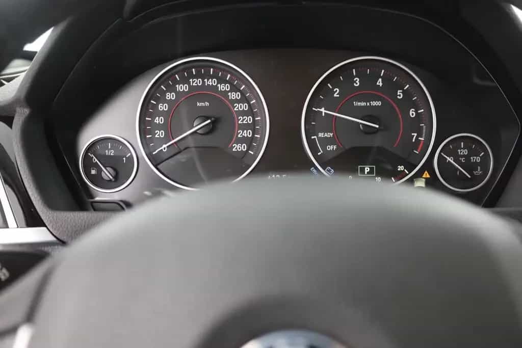 BMW 320 i Touring Sport Line LED Navi Sitzheizung PDC 03/2019-photo-17