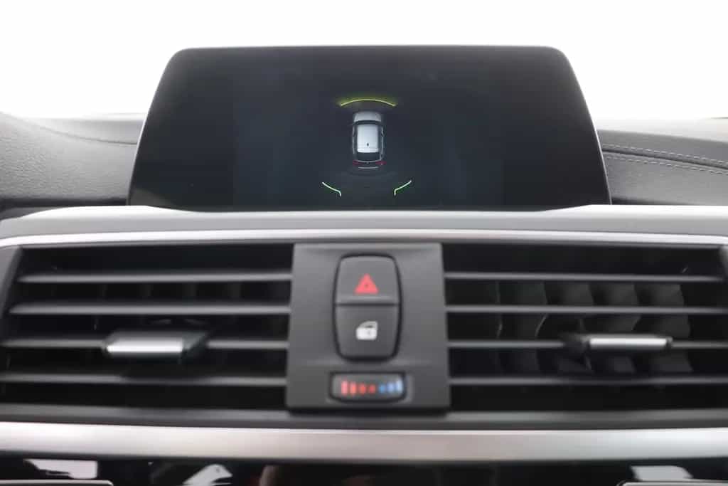 BMW 320 i Touring Sport Line LED Navi Sitzheizung PDC 03/2019-photo-26