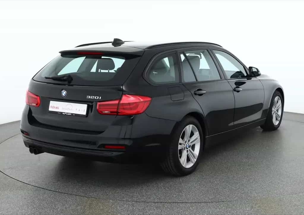 BMW 320 i Touring Sport Line LED Navi Sitzheizung PDC 03/2019-photo-4