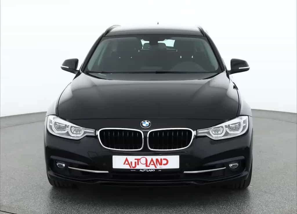 BMW 320 i Touring Sport Line LED Navi Sitzheizung PDC 03/2019-photo-7