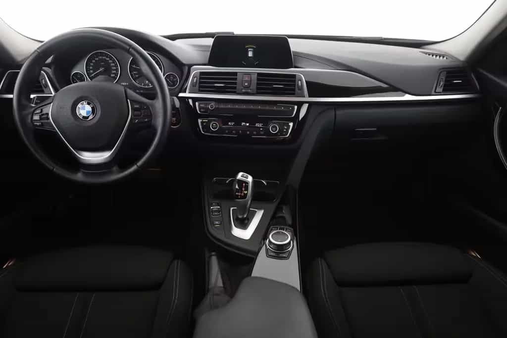 BMW 320 i Touring Sport Line LED Navi Sitzheizung PDC 03/2019-photo-8