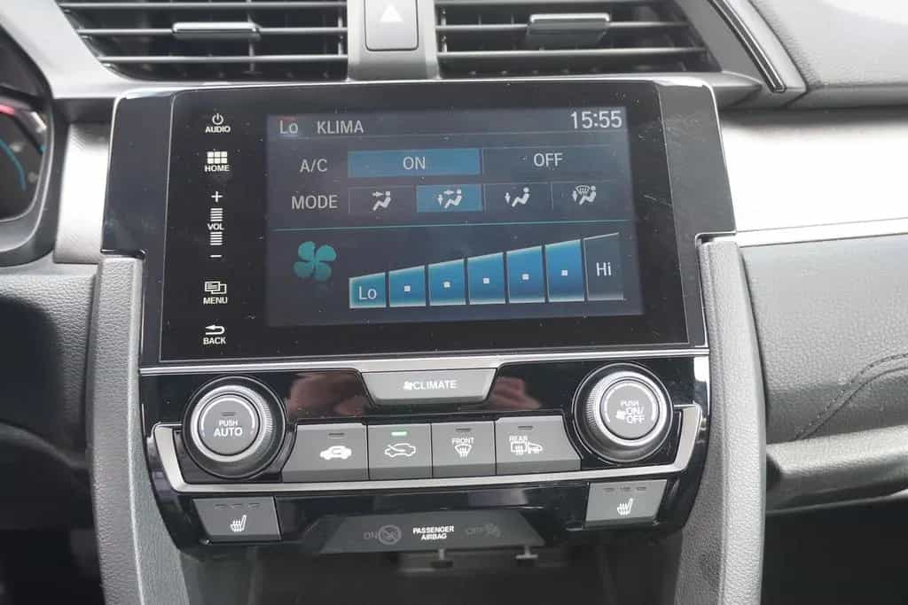 Honda Civic 1.0 Comfort Navi ACC Klimaaut. USB 04/2018-photo-24