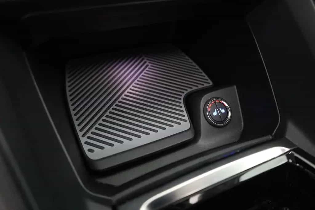 Citroën C4 PureTech 130 Aut. LED ACC Navi Pano 06/2024-photo-12
